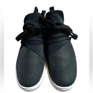 Brash Black Sneakers Sleek Slip-On Design Women's Size 9